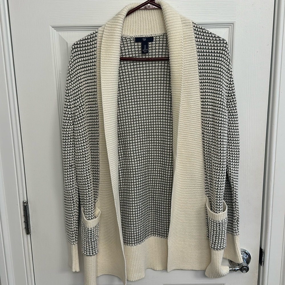 Brand new size small GAP cardigan